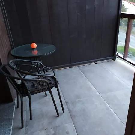 Nr 5 , Tuż Przy Gondoli *