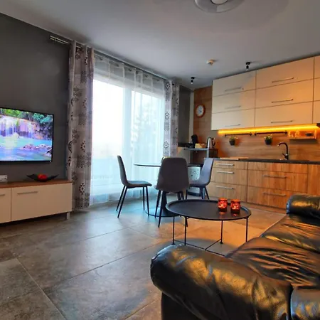 Nr 5 , Tuż Przy Gondoli Apartament *